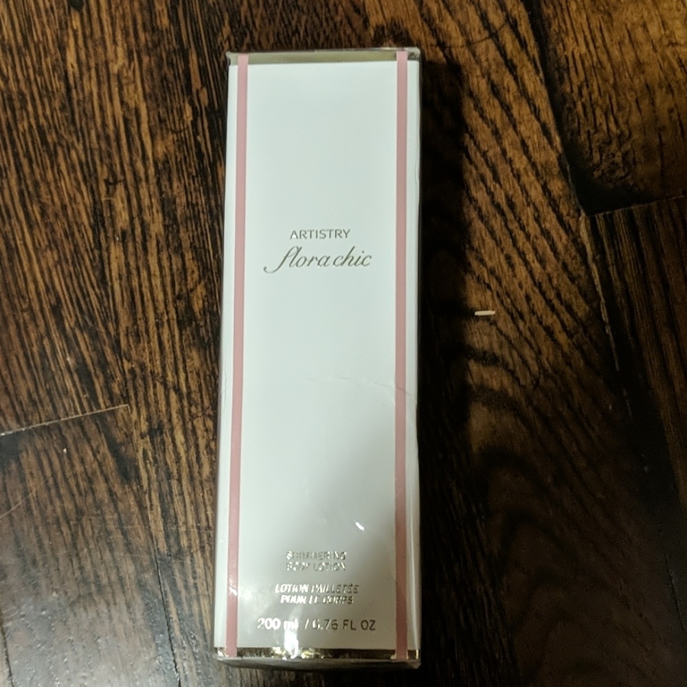 Artistry Flora chic